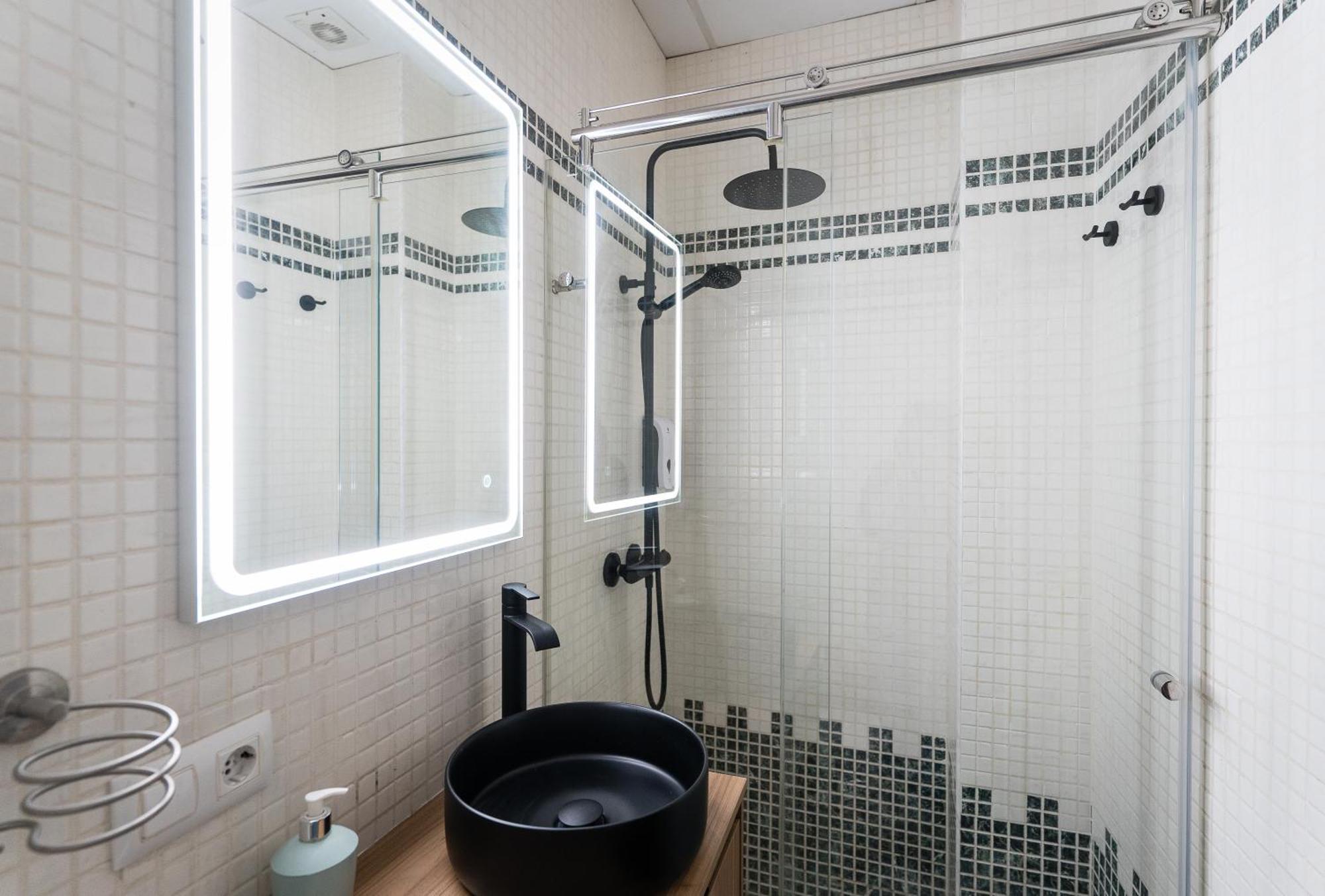 Apartamento Triana Deluxe Con Patio Privado Sevilla Exterior foto