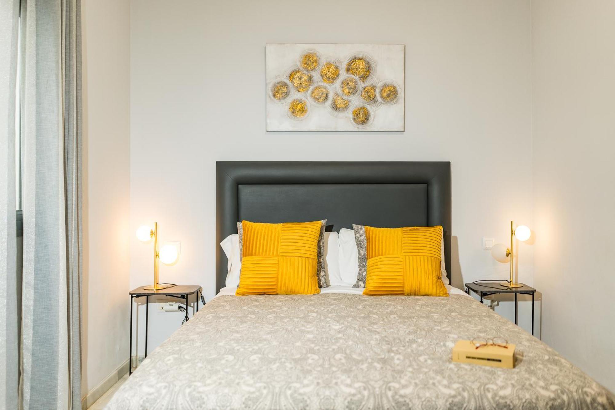 Apartamento Triana Deluxe Con Patio Privado Sevilla Exterior foto